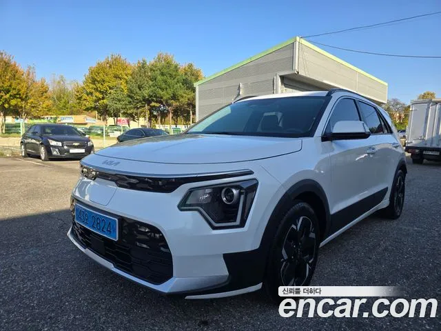 Kia Niro 2023 — фото 1