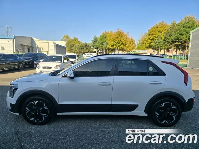 Kia Niro 2023 — фото 3