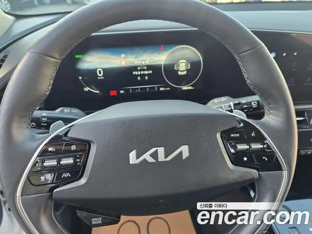 Kia Niro 2023 — фото 10