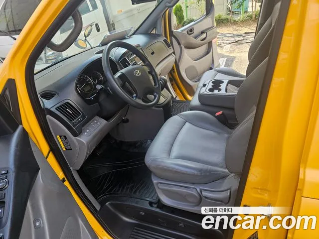 Hyundai Starex 2019 — фото 10
