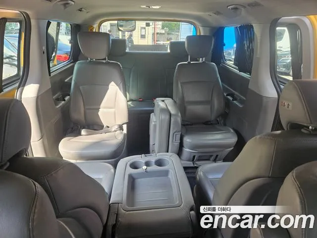 Hyundai Starex 2019 — фото 14