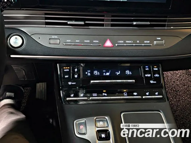 Hyundai Grandeur 2022 — фото 16