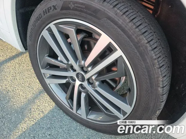 Audi Q5 2021 — фото 19