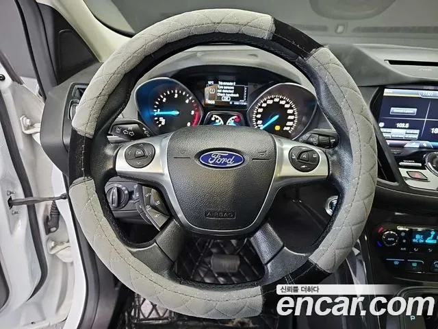 Ford Kuga 2016 — фото 9
