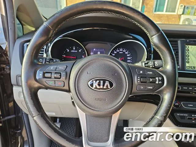 Kia Canival 2016 — фото 16