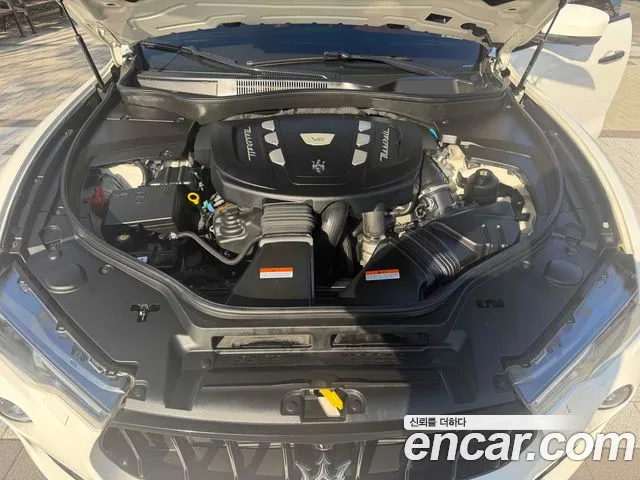 Maserati Levante 2017 — фото 6