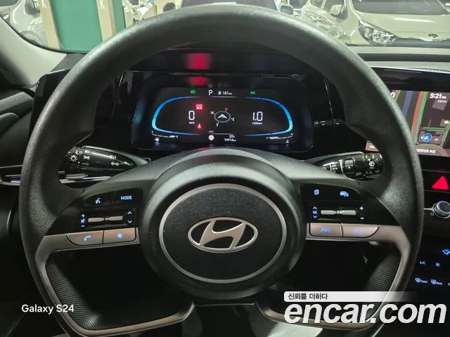 Hyundai AVANTE 2024 — фото 11