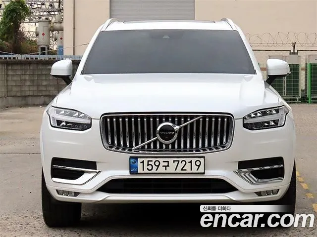 Volvo XC90 2022 — фото 1