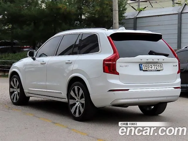 Volvo XC90 2022 — фото 3