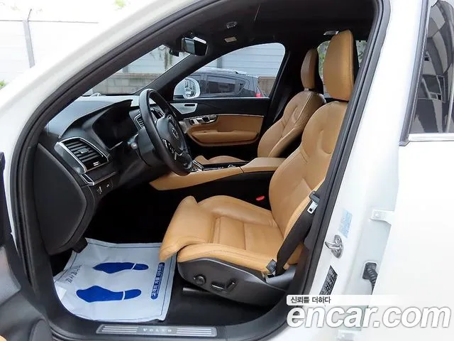 Volvo XC90 2022 — фото 5