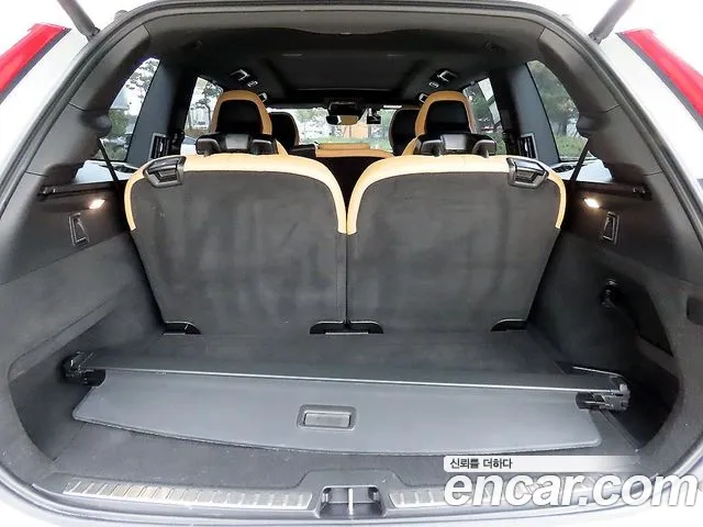 Volvo XC90 2022 — фото 17