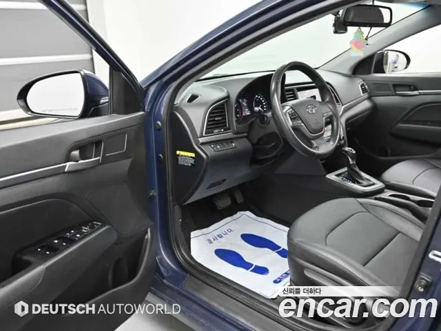 Hyundai AVANTE 2016 — фото 11