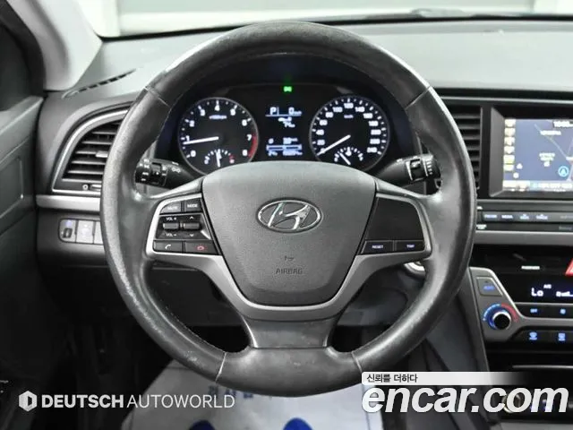Hyundai AVANTE 2016 — фото 13