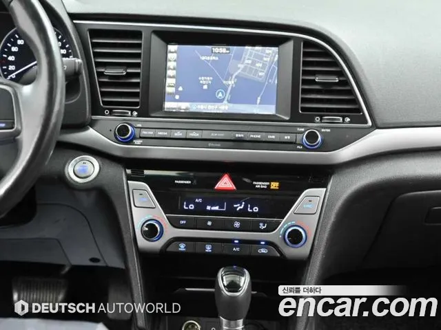 Hyundai AVANTE 2016 — фото 14