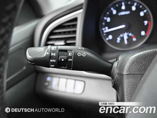 Hyundai AVANTE 2016 — фото 16