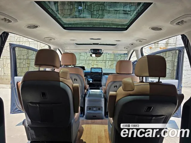 Hyundai Staria 2023 — фото 14