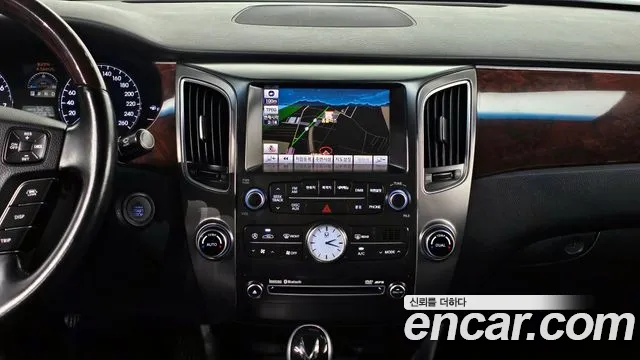 Hyundai Equus 2012 — фото 15