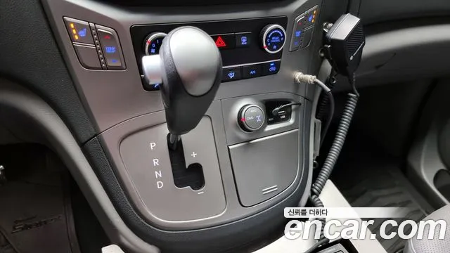 Hyundai Starex 2017 — фото 9
