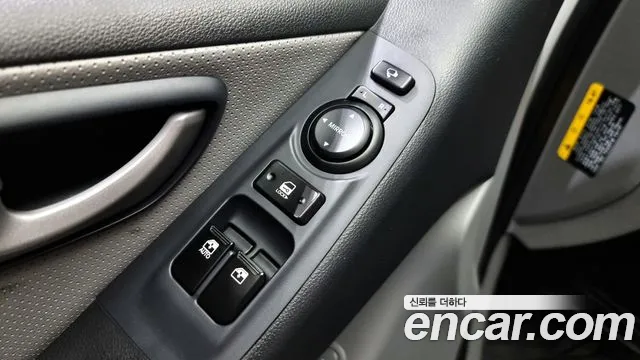 Hyundai Starex 2017 — фото 14