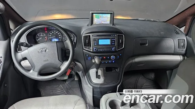 Hyundai Starex 2019 — фото 7