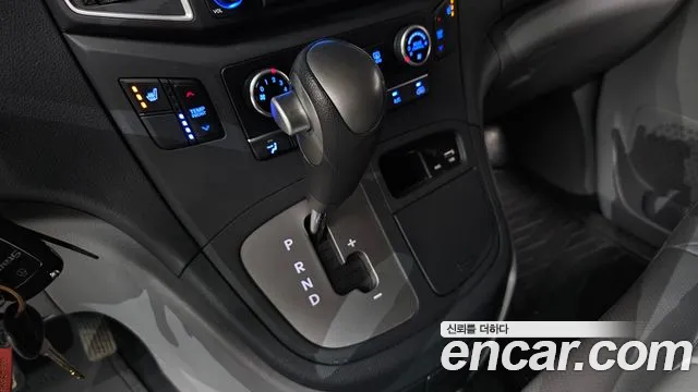 Hyundai Starex 2019 — фото 9