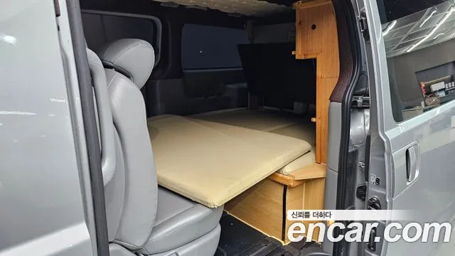 Hyundai Starex 2019 — фото 12