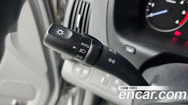 Hyundai Starex 2019 — фото 17