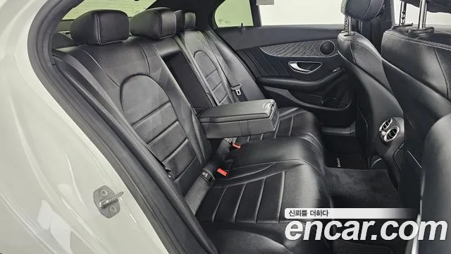 Mercedes-Benz C-Class 2017 — фото 12