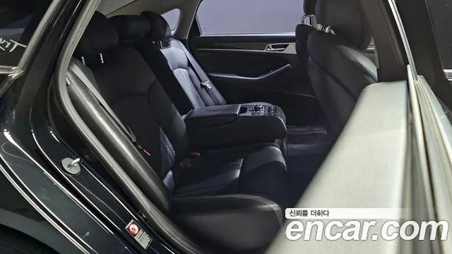 Hyundai Genesis 2016 — фото 12