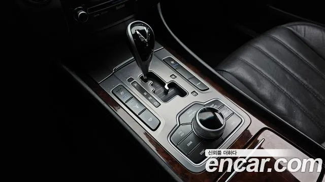 Hyundai Equus 2012 — фото 9