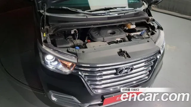 Hyundai Starex 2019 — фото 6
