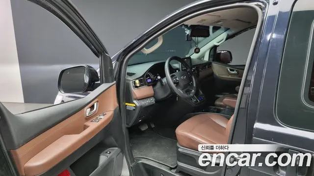 Hyundai Starex 2019 — фото 10