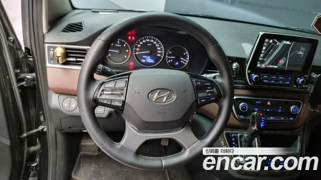 Hyundai Starex 2019 — фото 13