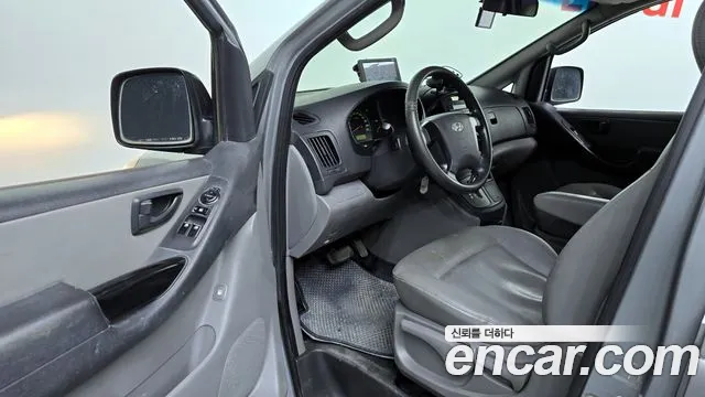 Hyundai Starex 2015 — фото 11