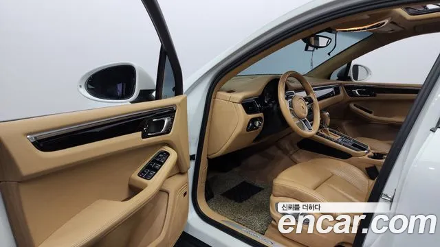 Porsche Macan 2015 — фото 10
