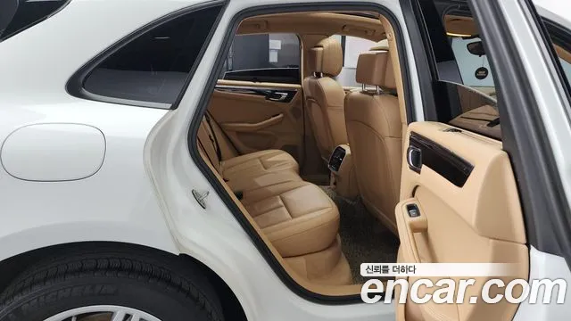 Porsche Macan 2015 — фото 12