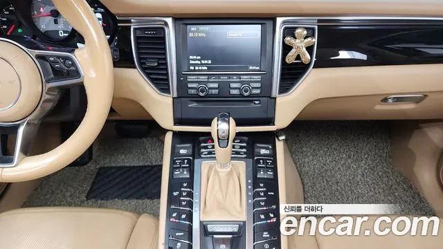 Porsche Macan 2015 — фото 14