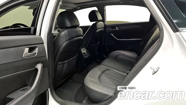 Hyundai Sonata 2018 — фото 12