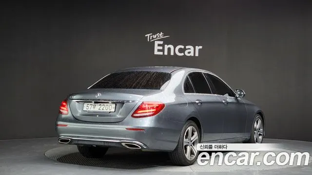 Mercedes-Benz E-Class 2017 — фото 2