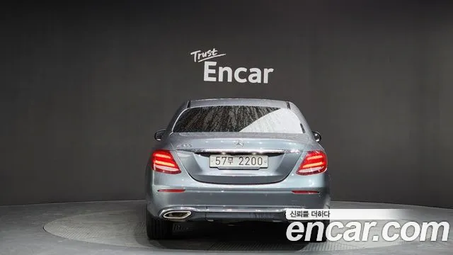 Mercedes-Benz E-Class 2017 — фото 4