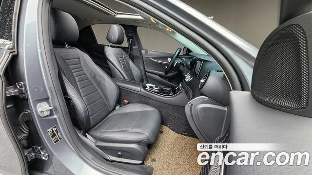 Mercedes-Benz E-Class 2017 — фото 10