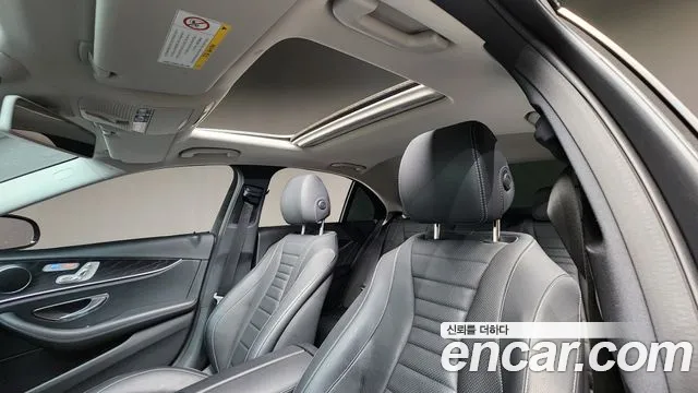 Mercedes-Benz E-Class 2017 — фото 12