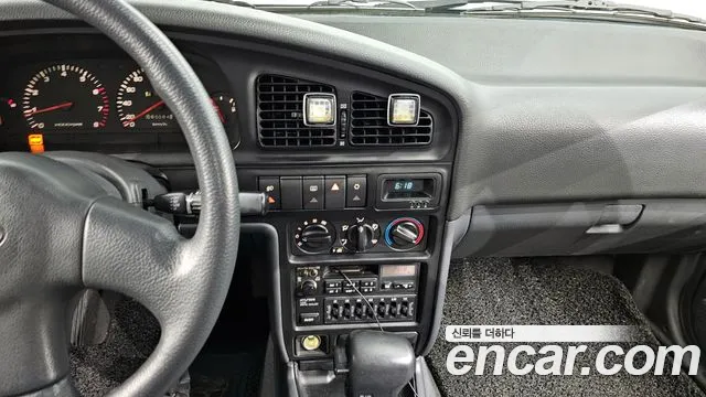 Hyundai Elantra 1994 — фото 15