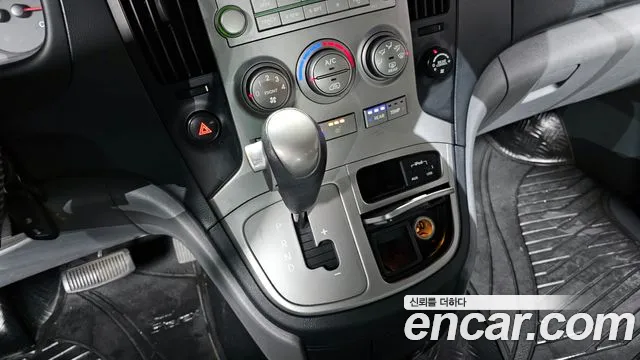 Hyundai Starex 2015 — фото 9