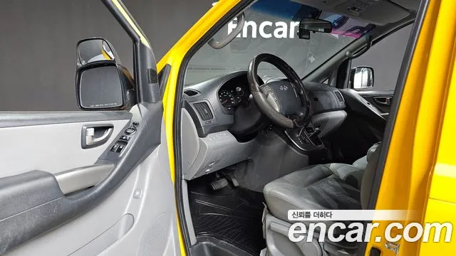 Hyundai Starex 2015 — фото 10