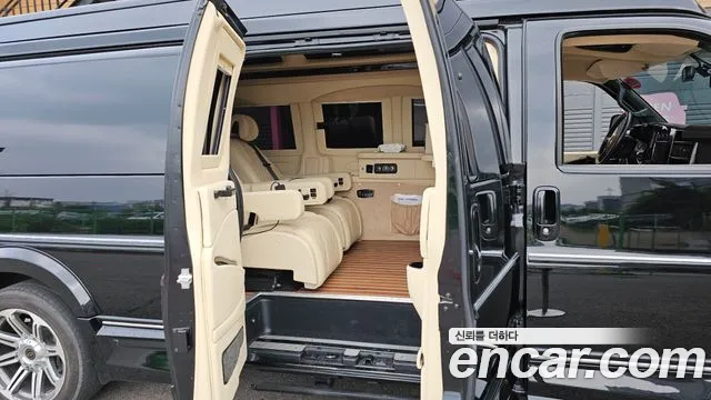 Chevrolet Express Van 2017 — фото 12