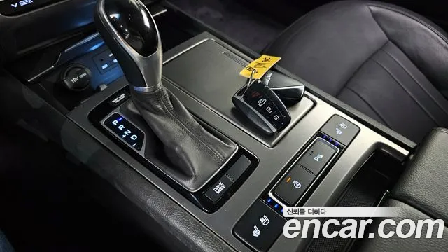 Hyundai Genesis 2015 — фото 9