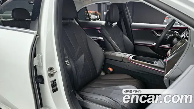 Mercedes-Benz E-Class 2025 — фото 10