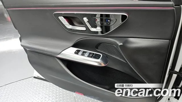Mercedes-Benz E-Class 2025 — фото 14