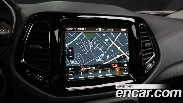 Jeep Compass 2019 — фото 14